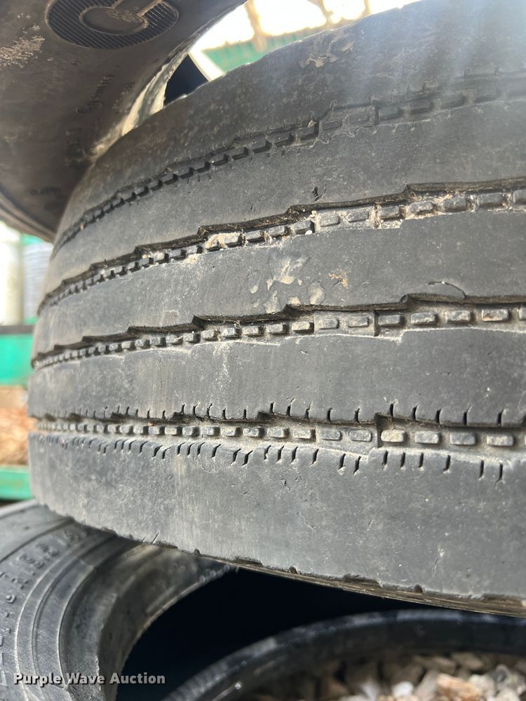 image for item MM9079 (6) 225/70R19.5 tires