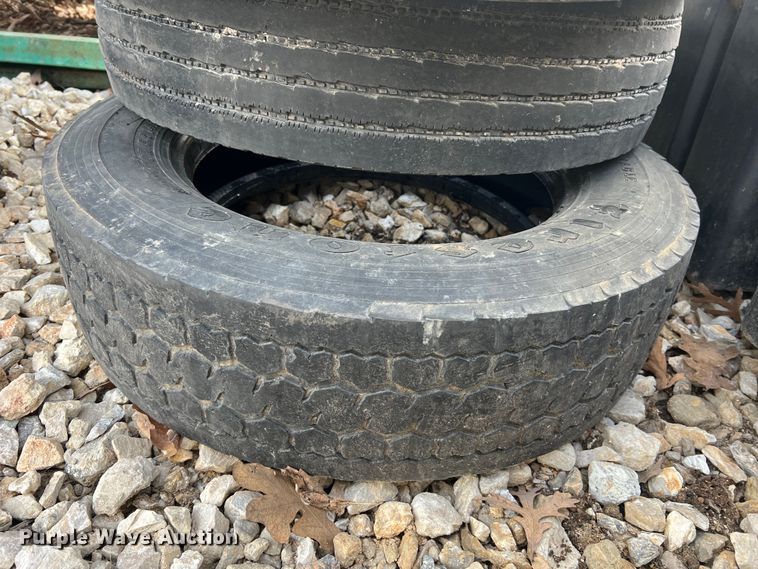 image for item MM9079 (6) 225/70R19.5 tires