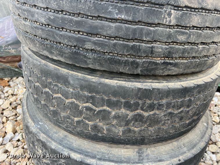 image for item MM9079 (6) 225/70R19.5 tires