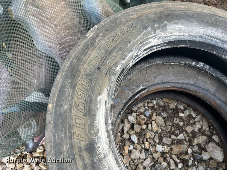 image for item MM9079 (6) 225/70R19.5 tires