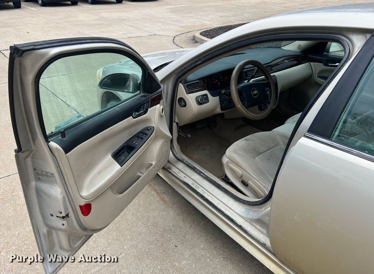 image for item MM9082 2010 Chevrolet Impala LS