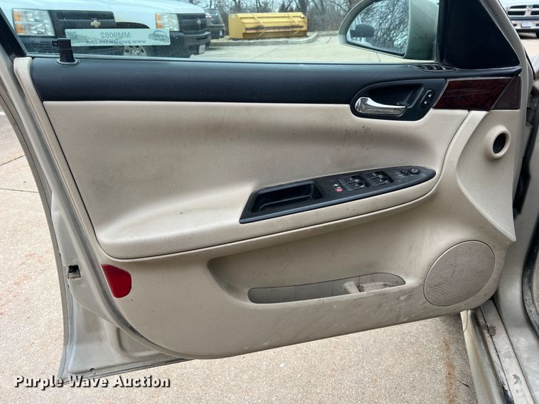 image for item MM9082 2010 Chevrolet Impala LS