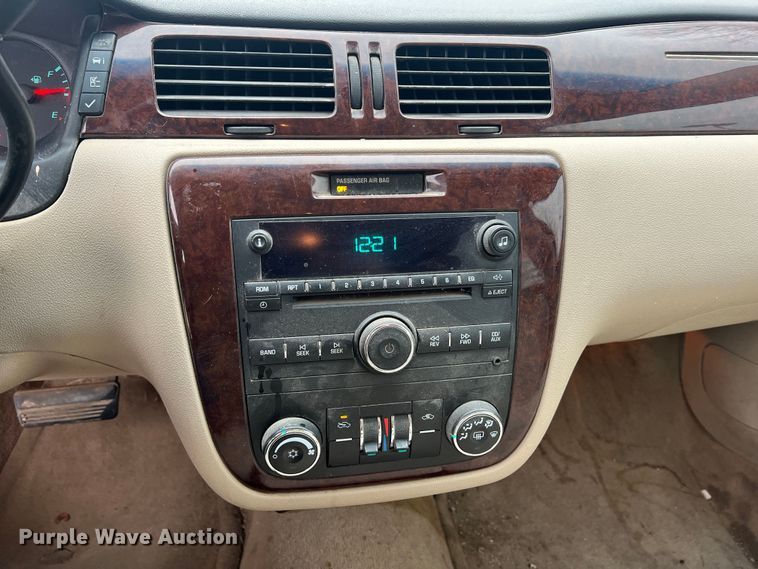 image for item MM9082 2010 Chevrolet Impala LS