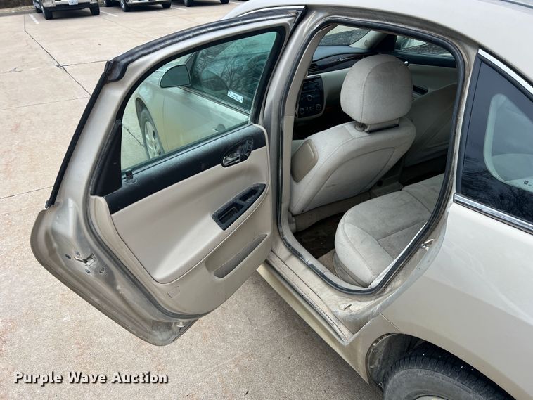 image for item MM9082 2010 Chevrolet Impala LS