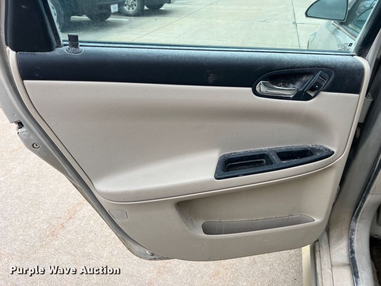 image for item MM9082 2010 Chevrolet Impala LS