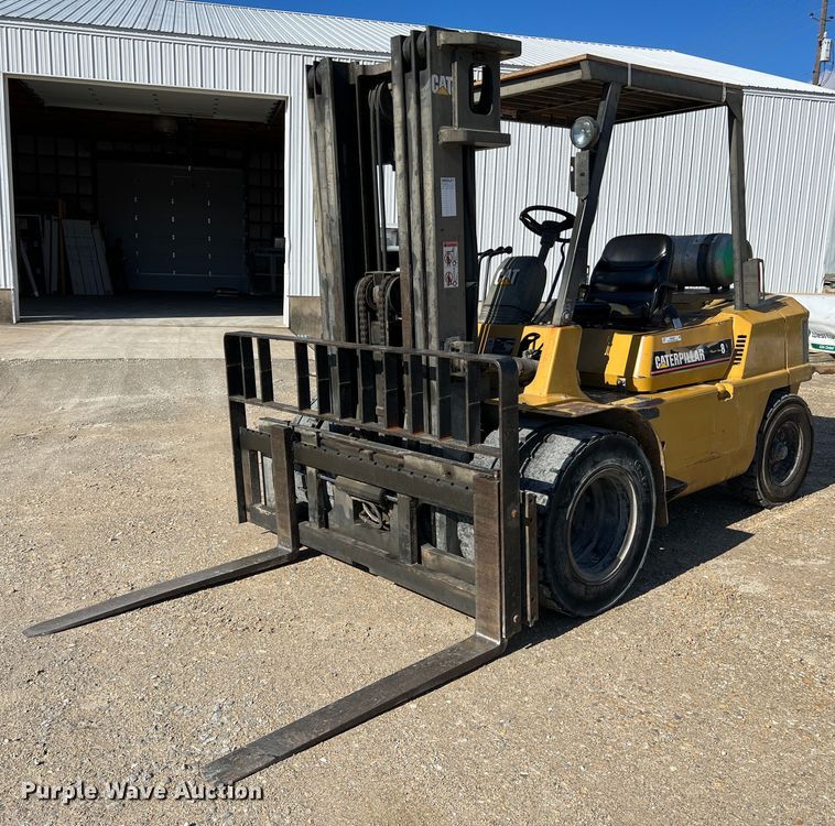 image for item MM9089 Caterpillar GPL40  forklift
