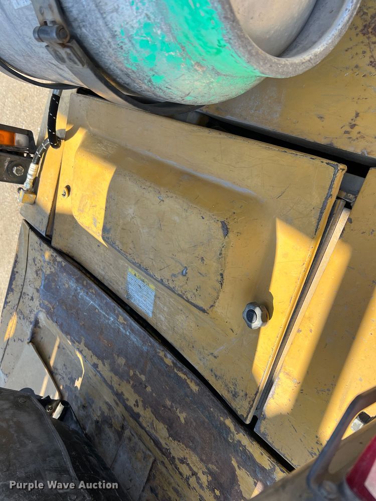 image for item MM9089 Caterpillar GPL40  forklift