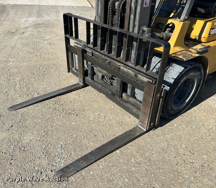 image for item MM9089 Caterpillar GPL40  forklift