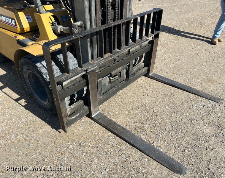 image for item MM9089 Caterpillar GPL40  forklift