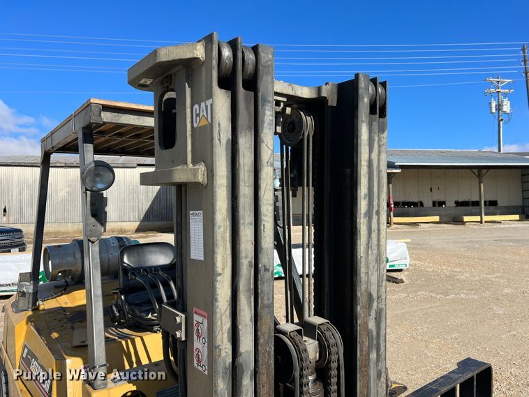 image for item MM9089 Caterpillar GPL40  forklift