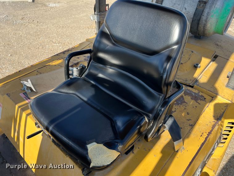 image for item MM9089 Caterpillar GPL40  forklift