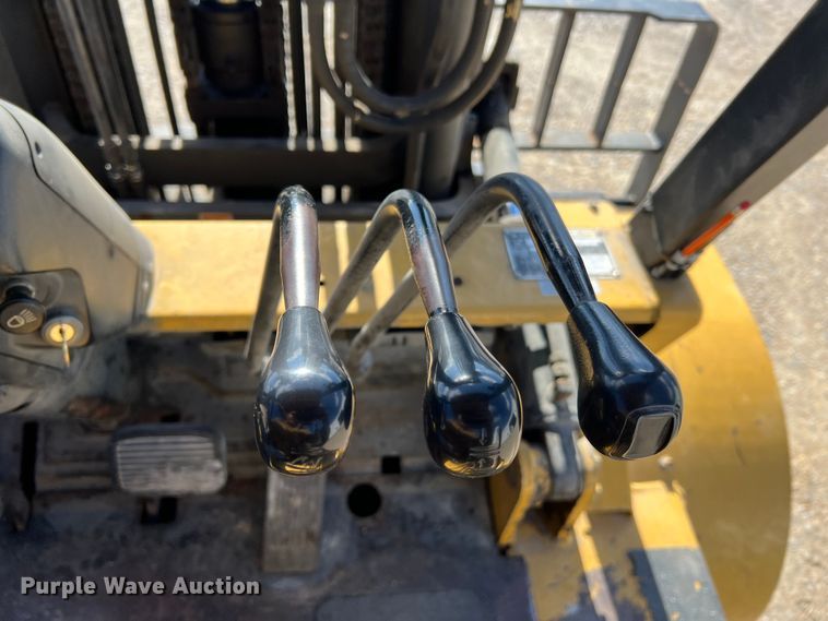 image for item MM9089 Caterpillar GPL40  forklift