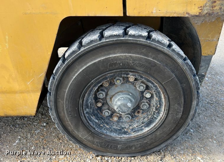 image for item MM9089 Caterpillar GPL40  forklift