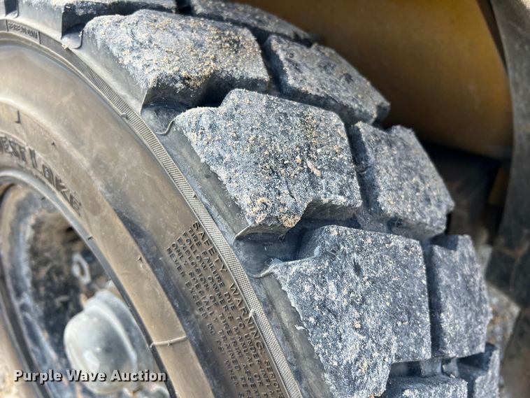 image for item MM9089 Caterpillar GPL40  forklift