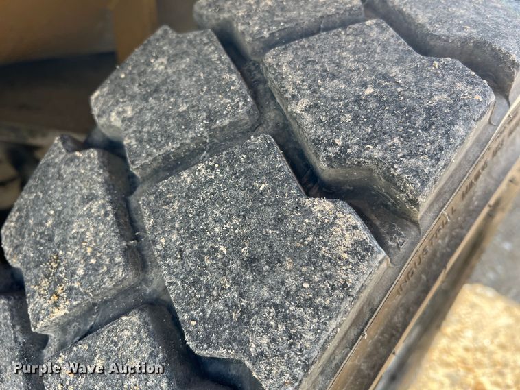 image for item MM9089 Caterpillar GPL40  forklift