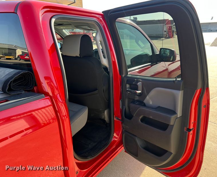 image for item MM9101 2014 Chevrolet Silverado 1500  Double Cab pickup truck