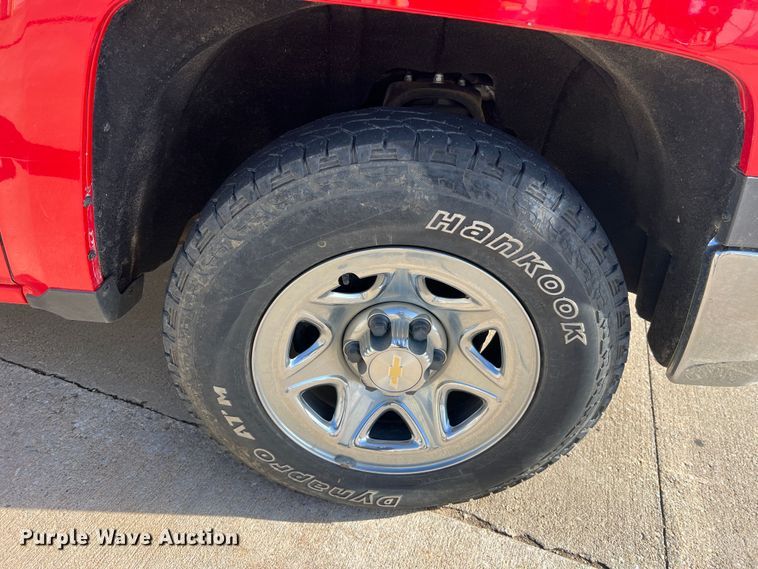 image for item MM9101 2014 Chevrolet Silverado 1500  Double Cab pickup truck