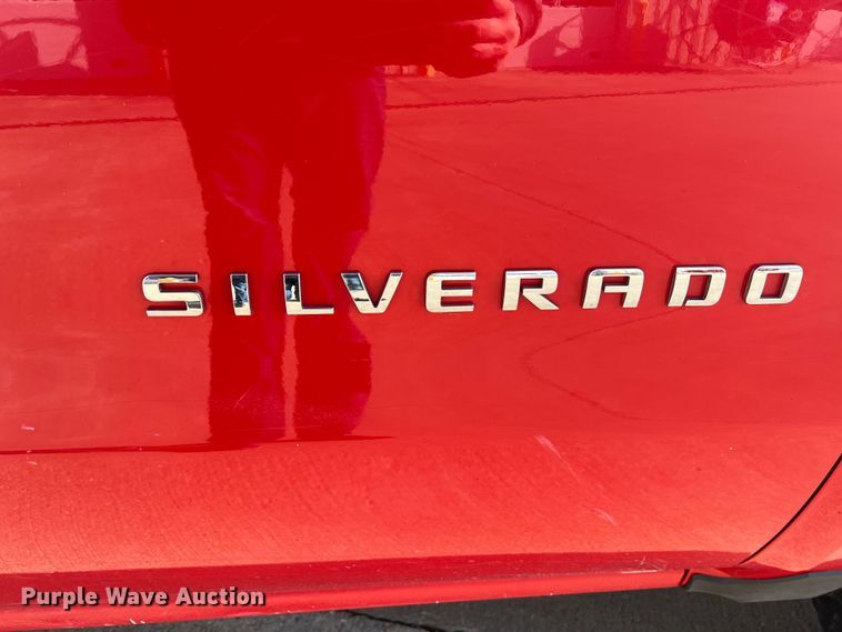 image for item MM9101 2014 Chevrolet Silverado 1500  Double Cab pickup truck