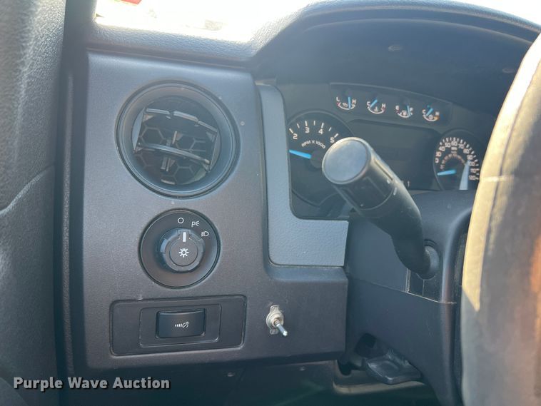 image for item MM9102 2011 Ford F150 XL  SuperCab pickup truck