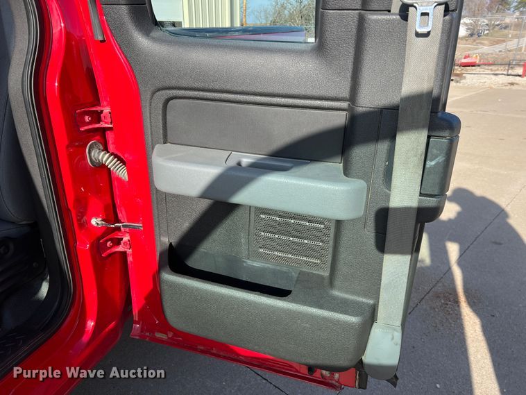 image for item MM9102 2011 Ford F150 XL  SuperCab pickup truck