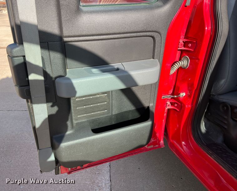 image for item MM9102 2011 Ford F150 XL  SuperCab pickup truck