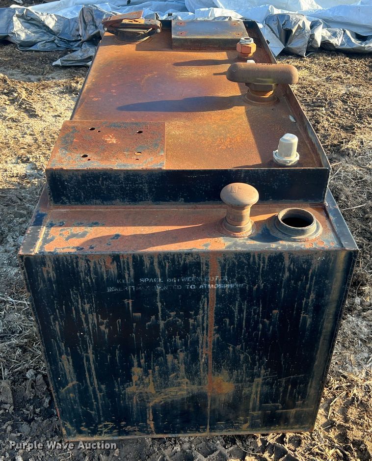 image for item MM9122 Oil tank
