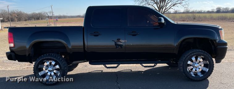 image for item MM9284 2007 GMC Sierra Classic 1500 SLT  Crew Cab pickup truck