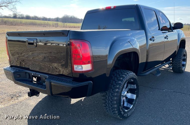 image for item MM9284 2007 GMC Sierra Classic 1500 SLT  Crew Cab pickup truck