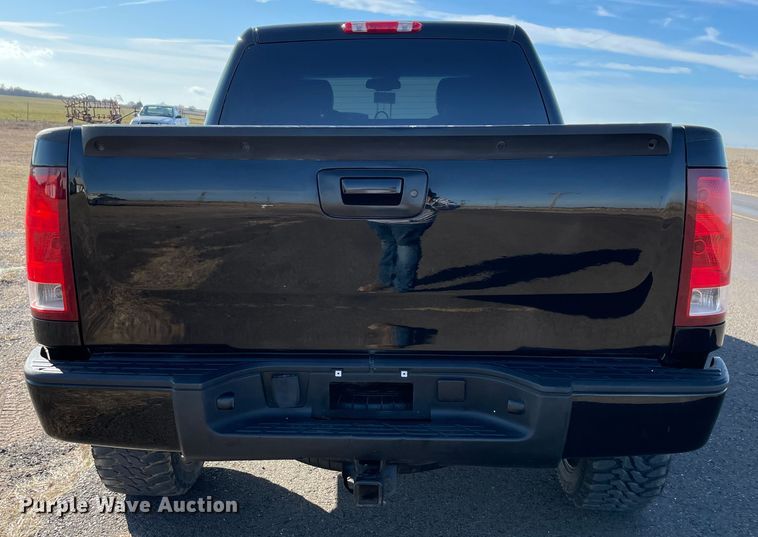 image for item MM9284 2007 GMC Sierra Classic 1500 SLT  Crew Cab pickup truck