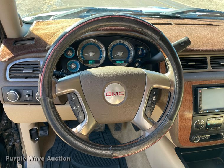 image for item MM9284 2007 GMC Sierra Classic 1500 SLT  Crew Cab pickup truck