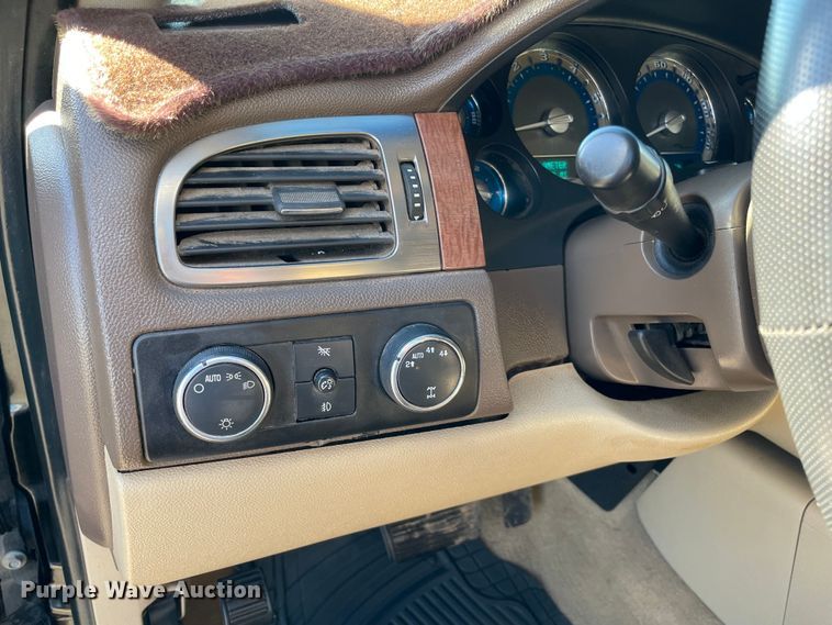 image for item MM9284 2007 GMC Sierra Classic 1500 SLT  Crew Cab pickup truck