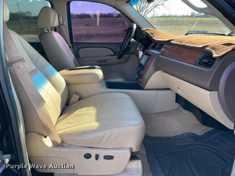 image for item MM9284 2007 GMC Sierra Classic 1500 SLT  Crew Cab pickup truck