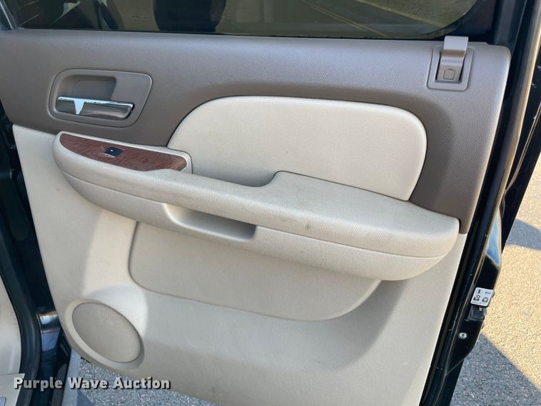 image for item MM9284 2007 GMC Sierra Classic 1500 SLT  Crew Cab pickup truck