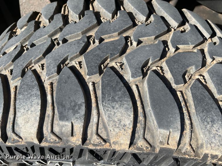 image for item MM9284 2007 GMC Sierra Classic 1500 SLT  Crew Cab pickup truck