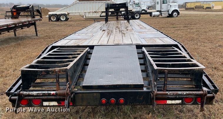 image for item MM9294 2011 Elite  equipment trailer