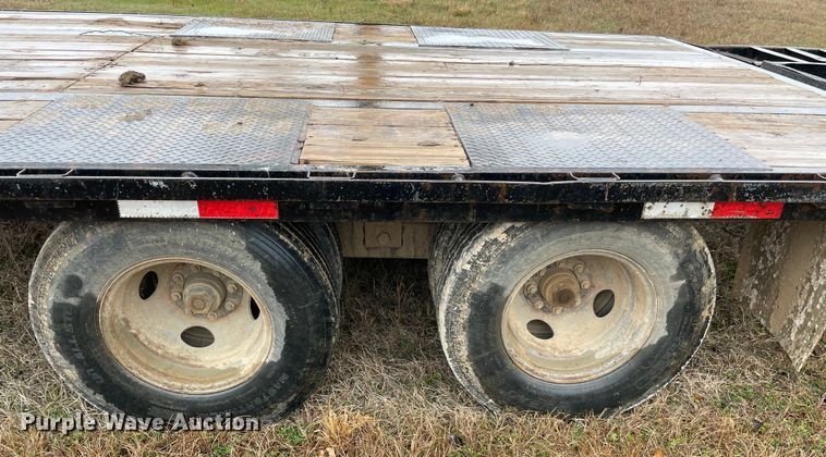 image for item MM9294 2011 Elite  equipment trailer