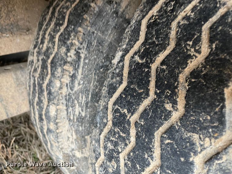 image for item MM9294 2011 Elite  equipment trailer