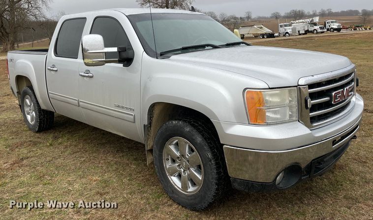 image for item MM9296 2013 GMC Sierra 1500 SLE  Crew Cab pickup truck