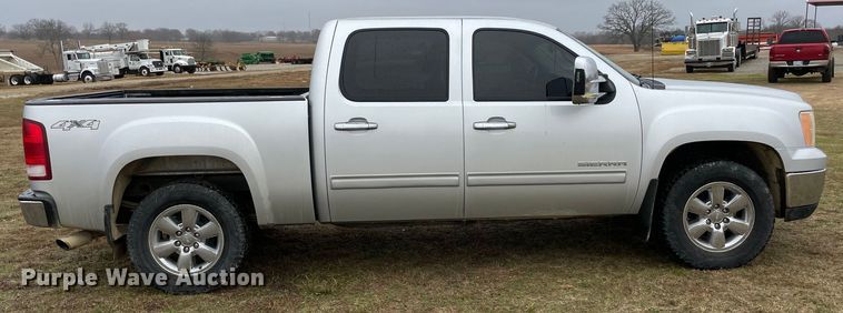 image for item MM9296 2013 GMC Sierra 1500 SLE  Crew Cab pickup truck