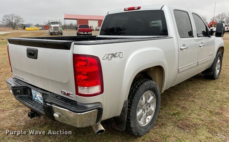 image for item MM9296 2013 GMC Sierra 1500 SLE  Crew Cab pickup truck