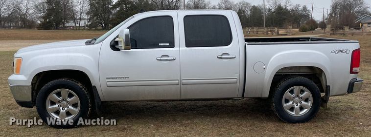 image for item MM9296 2013 GMC Sierra 1500 SLE  Crew Cab pickup truck