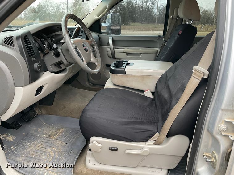 image for item MM9296 2013 GMC Sierra 1500 SLE  Crew Cab pickup truck