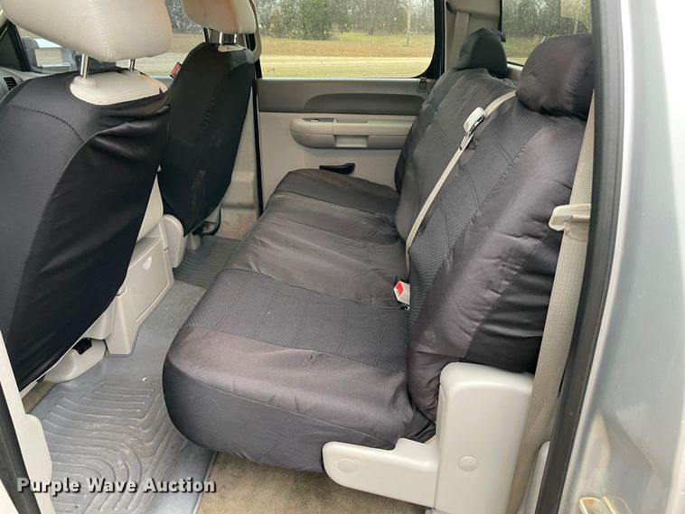 image for item MM9296 2013 GMC Sierra 1500 SLE  Crew Cab pickup truck