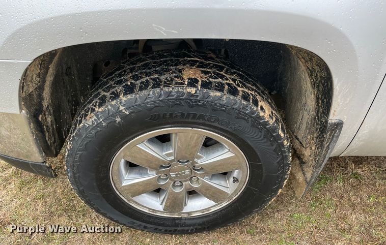 image for item MM9296 2013 GMC Sierra 1500 SLE  Crew Cab pickup truck