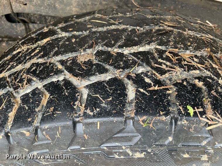 image for item MM9296 2013 GMC Sierra 1500 SLE  Crew Cab pickup truck