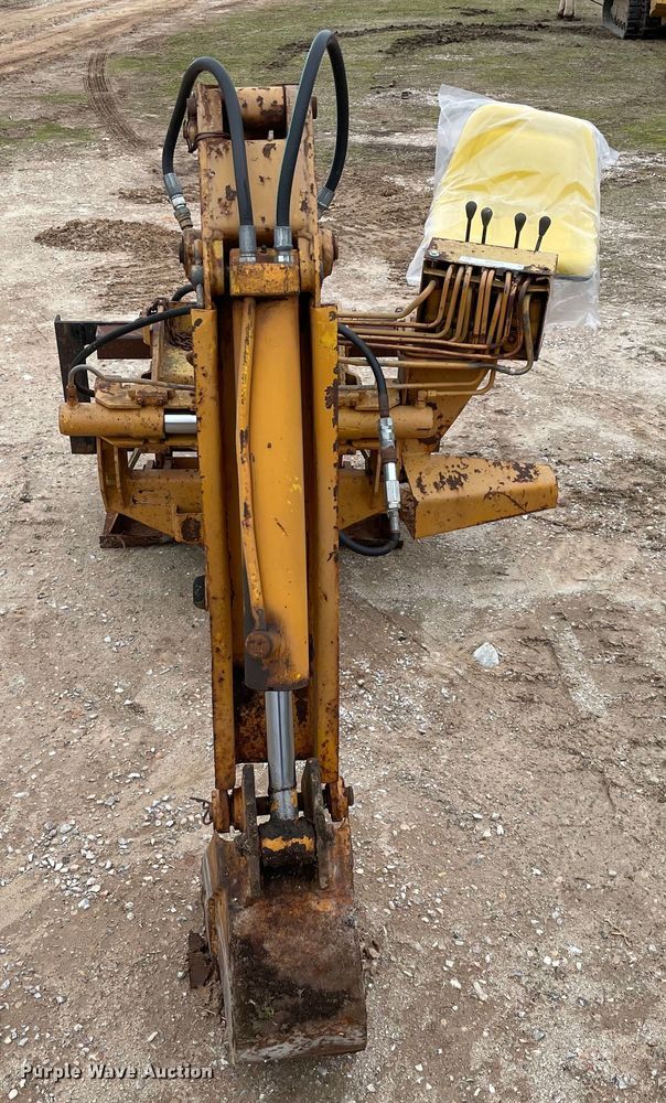 image for item MM9298 Davis Manufacturing  skid steer backhoe