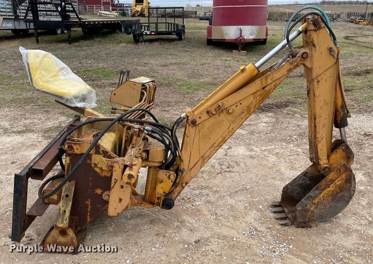 image for item MM9298 Davis Manufacturing  skid steer backhoe