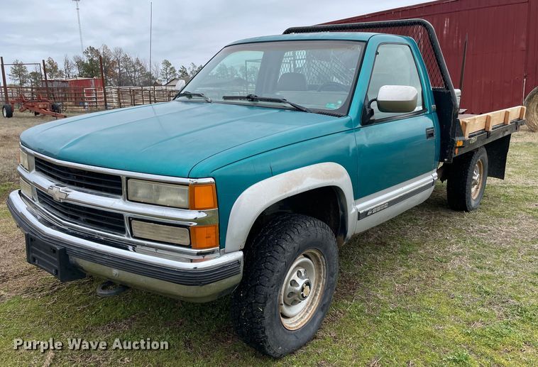 image for item MM9300 1994 Chevrolet K2500  bale bed pickup truck