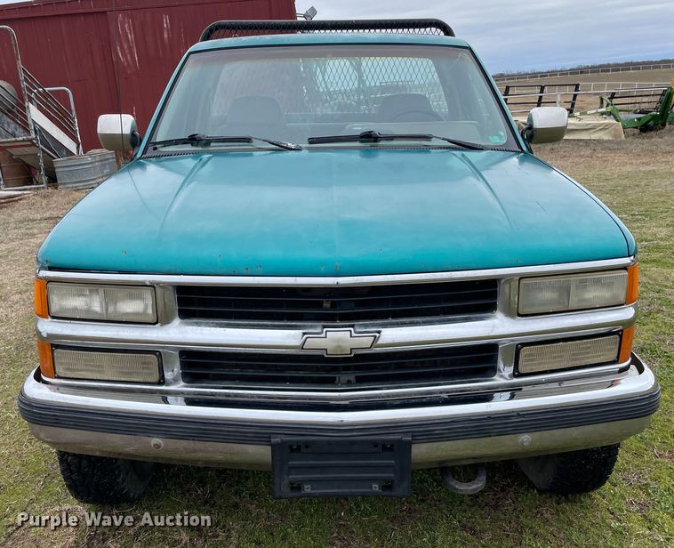 image for item MM9300 1994 Chevrolet K2500  bale bed pickup truck