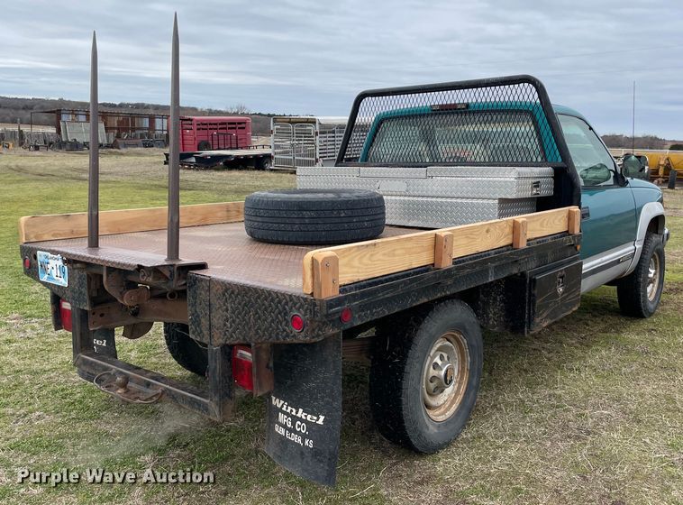 image for item MM9300 1994 Chevrolet K2500  bale bed pickup truck